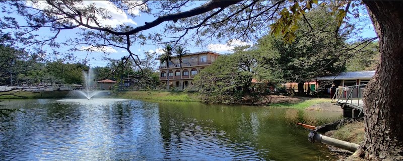 Lakeside International School
